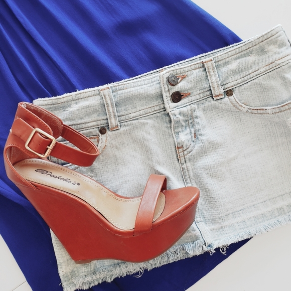 NEW! Abercrombie Skirt - Picture 2 of 5